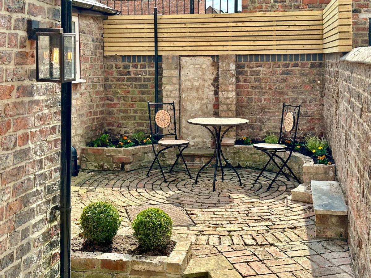 Guildhall Garden York Extérieur photo